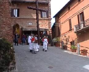 Panicale: The Easter Procession with the typical Trunks