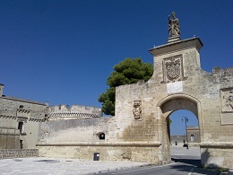 Il fantastico castello di Acaya nella Puglia Salentina