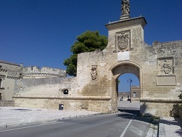 Il fantastico castello di Acaya nella Puglia Salentina