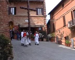 panicale in Umbria: La Processione dei Tronchi Pasquali