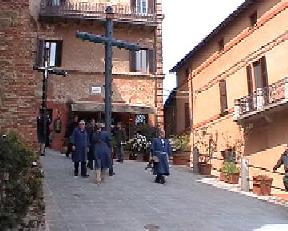 panicale in Umbria: La Processione dei Tronchi Pasquali