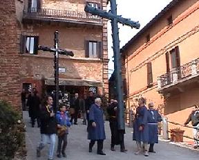 panicale in Umbria: La Processione dei Tronchi Pasquali