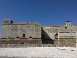 Il fantastico castello di Acaya nella Puglia Salentina