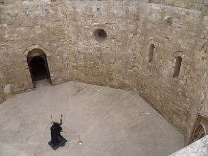 De Chirico a Castel del Monte